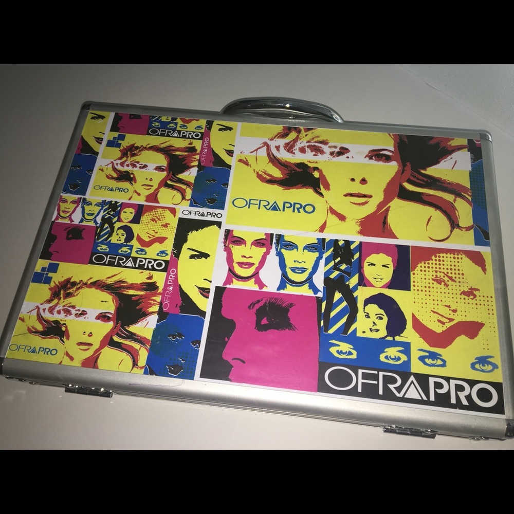 OFRA MAKEUP KIT-USED-FIRM